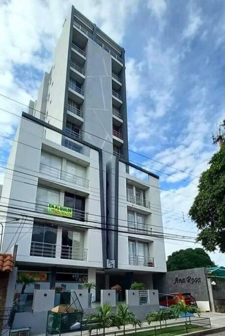 Departamentoo Nuevo Amoblado Cerca A Uagrm, Con Excelente Vista Apartamento Santa Cruz de La Sierra Exterior foto
